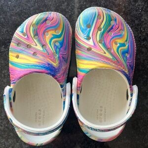 Crocs pastel swirl size 6 baby